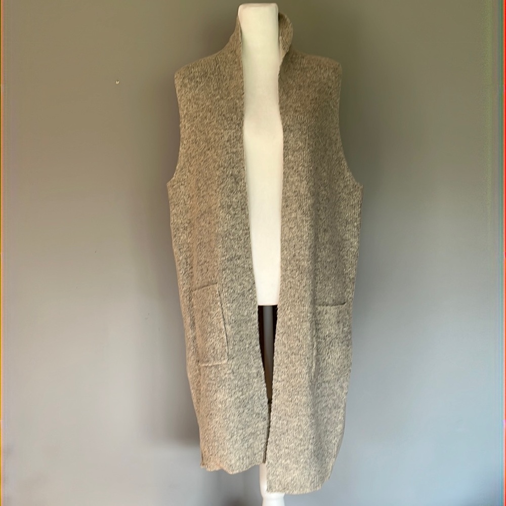 Charlie Paige Long Gray and Cream Marled Sweater Vest Cardigan, Size S/M